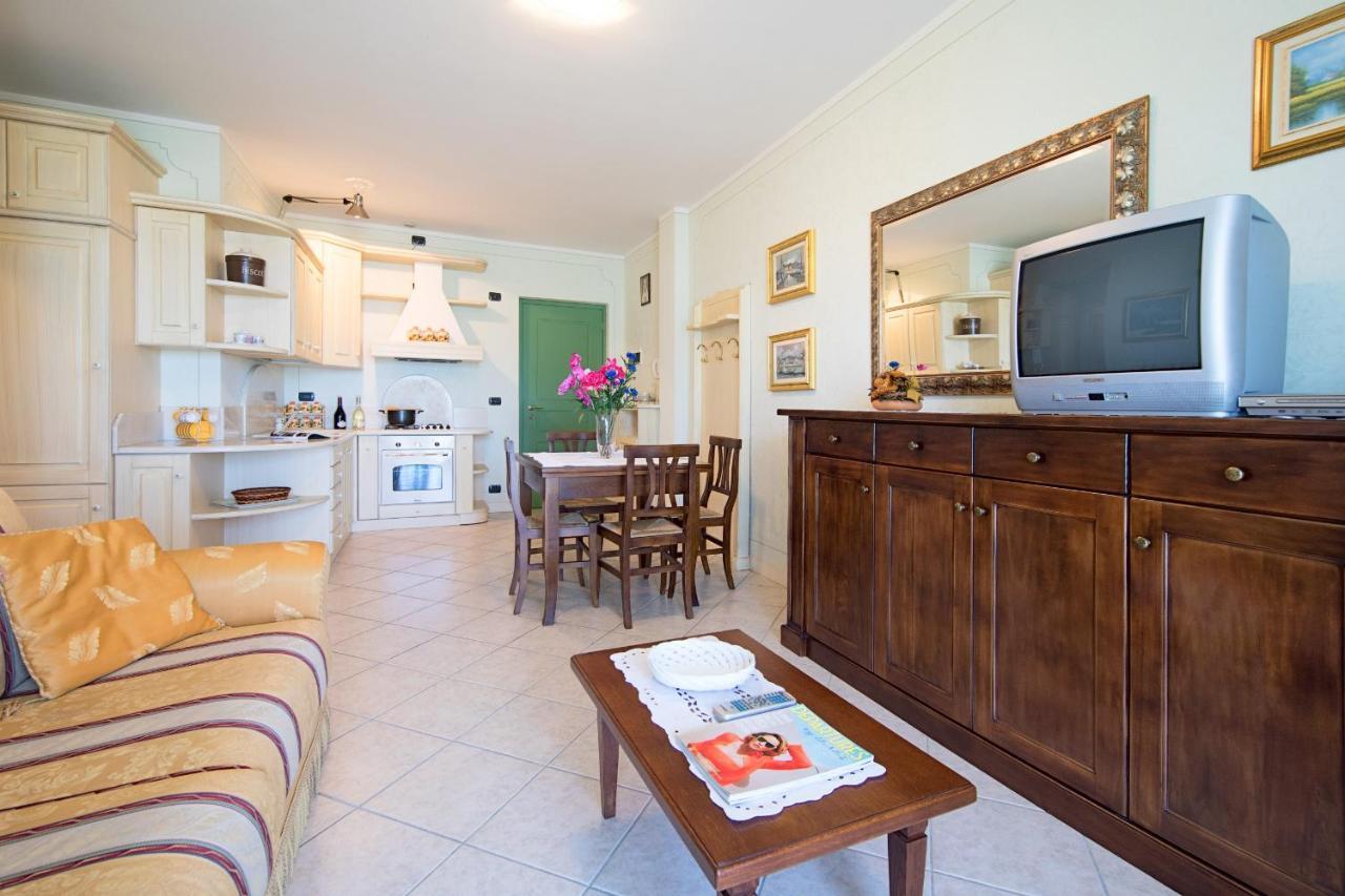 I Mosaici Apartments By Wonderful Italy Sirmione Exterior foto