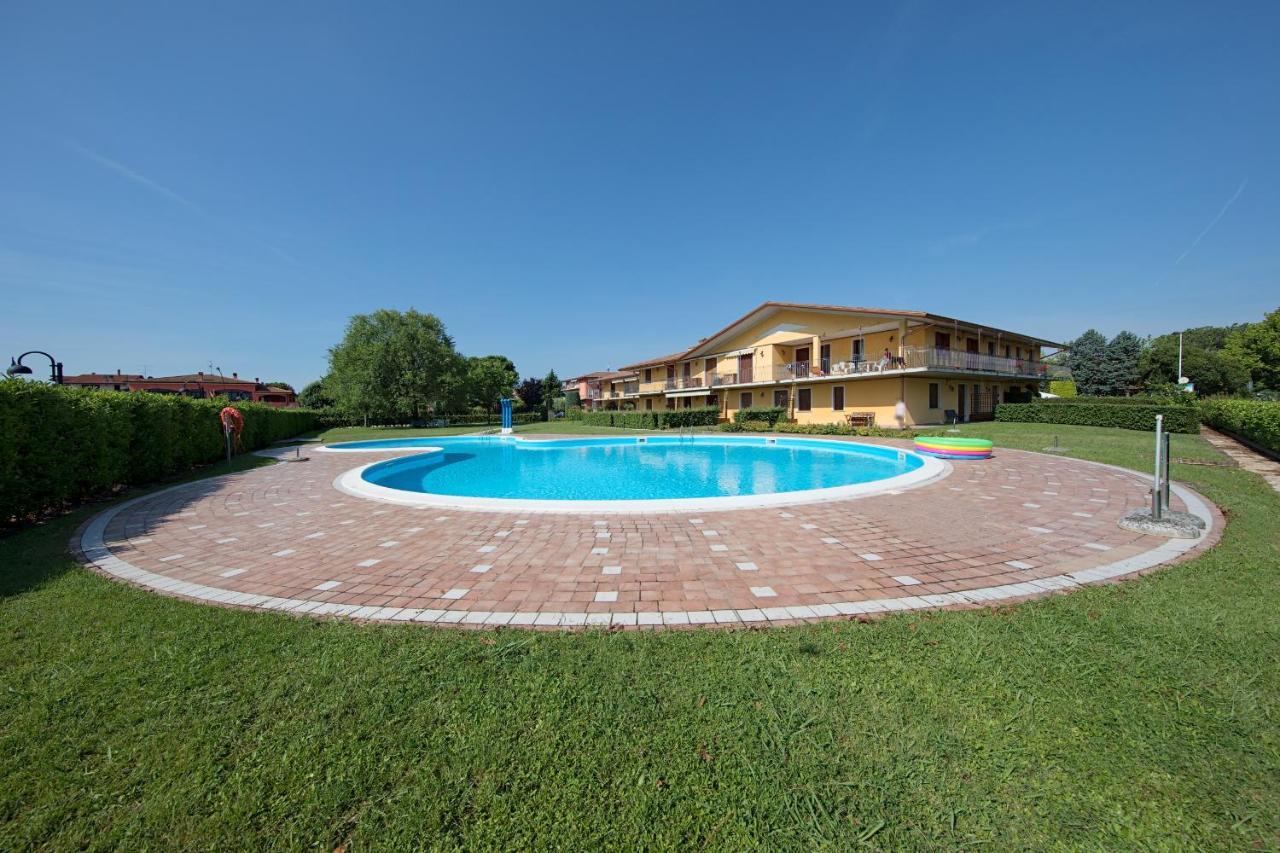I Mosaici Apartments By Wonderful Italy Sirmione Exterior foto